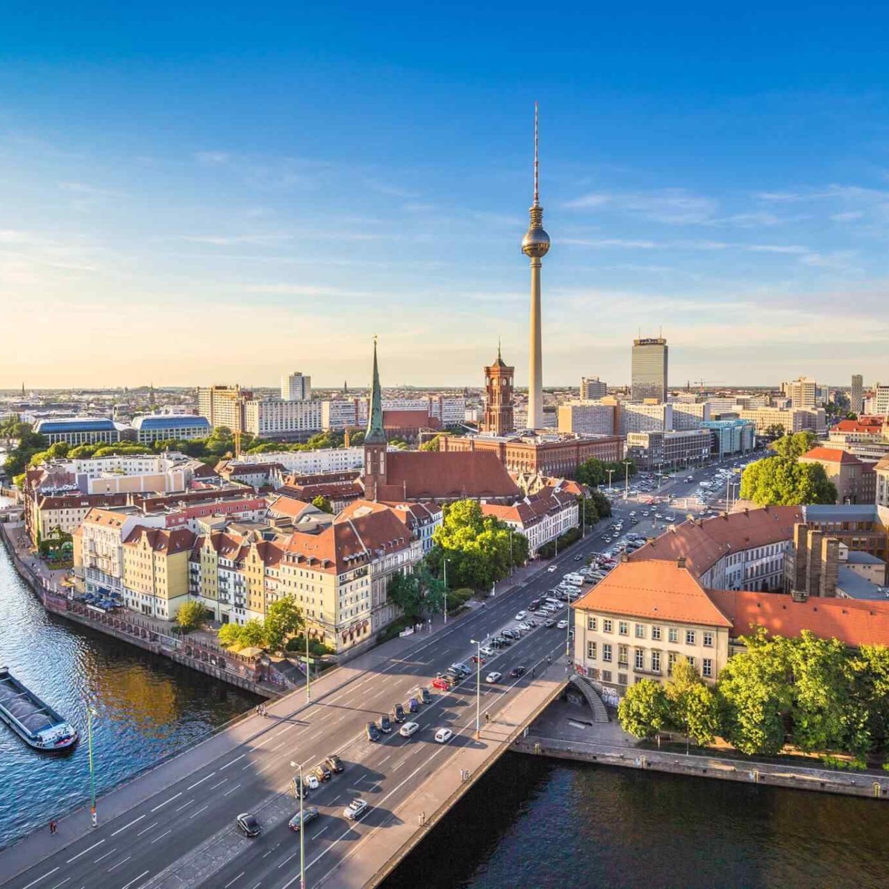 https://www.traveltomoroco.com/wp-content/uploads/2018/09/destination-berlin-05-1280x1280.jpg