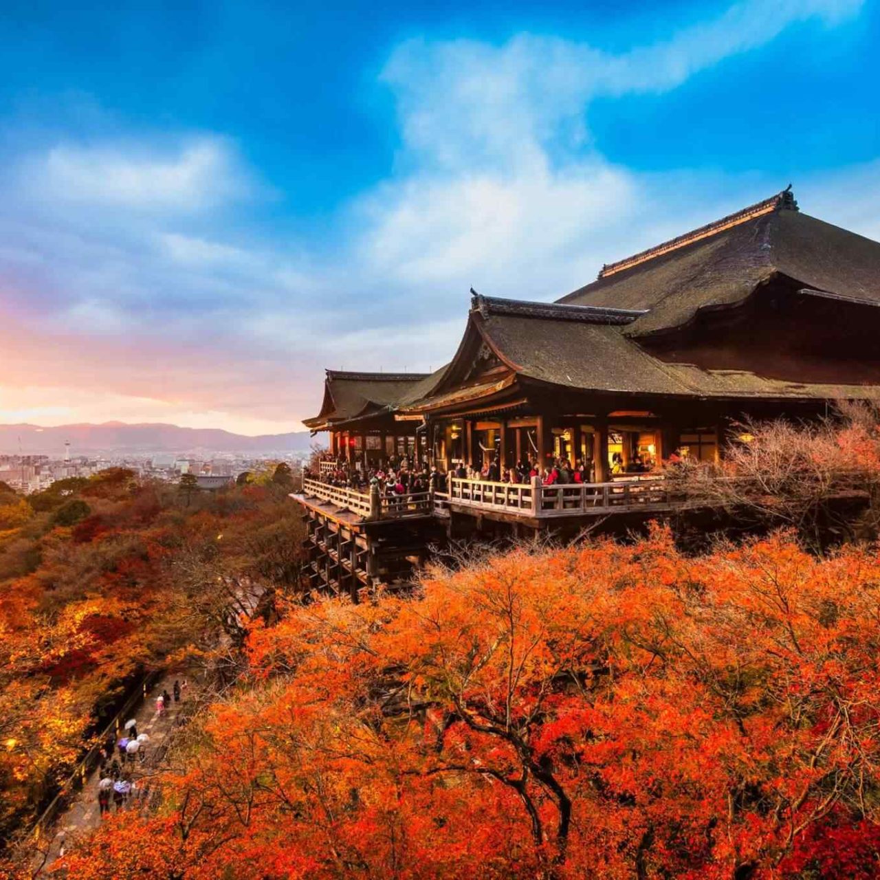 https://www.traveltomoroco.com/wp-content/uploads/2018/09/destination-kyoto-01-1280x1280.jpg